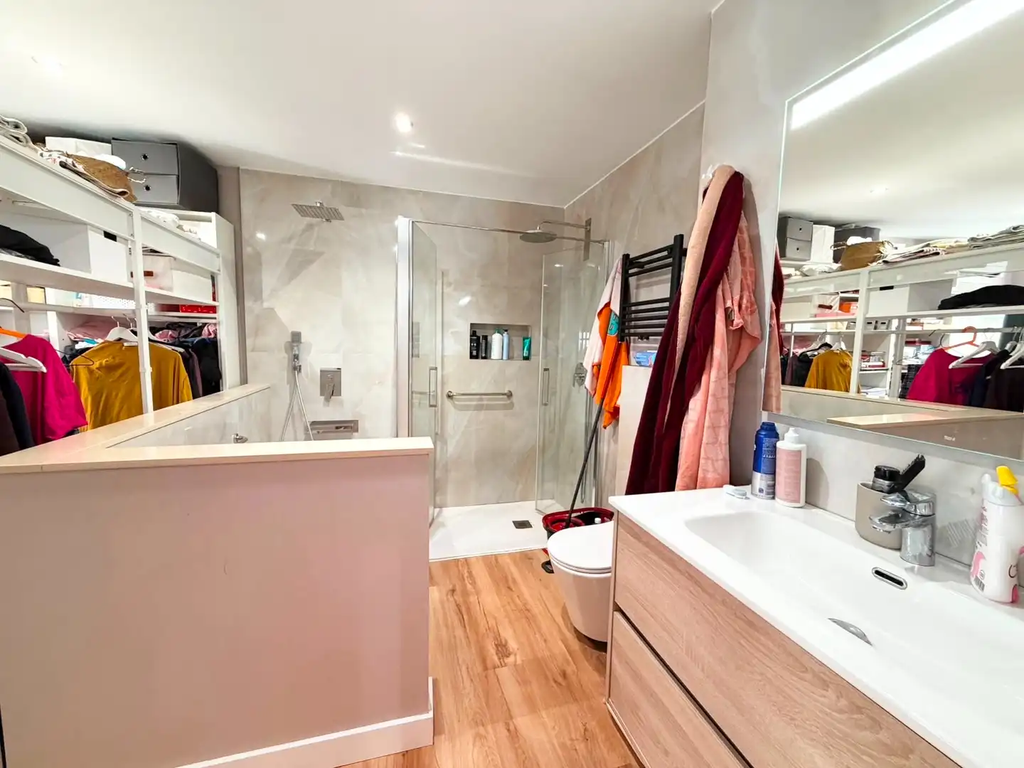 Bathroom of Flat for sale in Salamanca  with Heating, Parquet flooring and Furnished