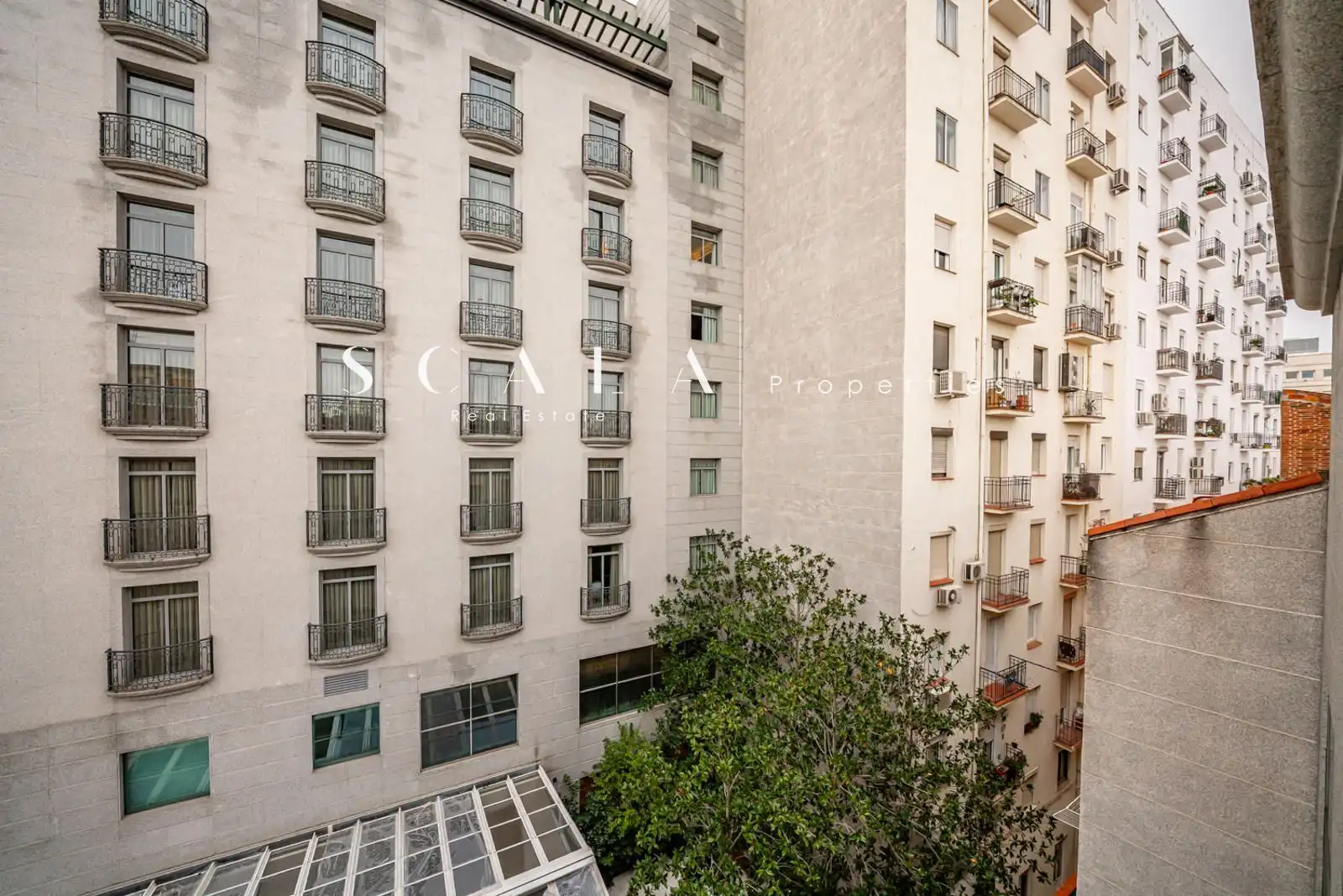 Außenansicht von Maisonette zur Miete in Madrid mit Klimaanlage, Heizung und Terrasse