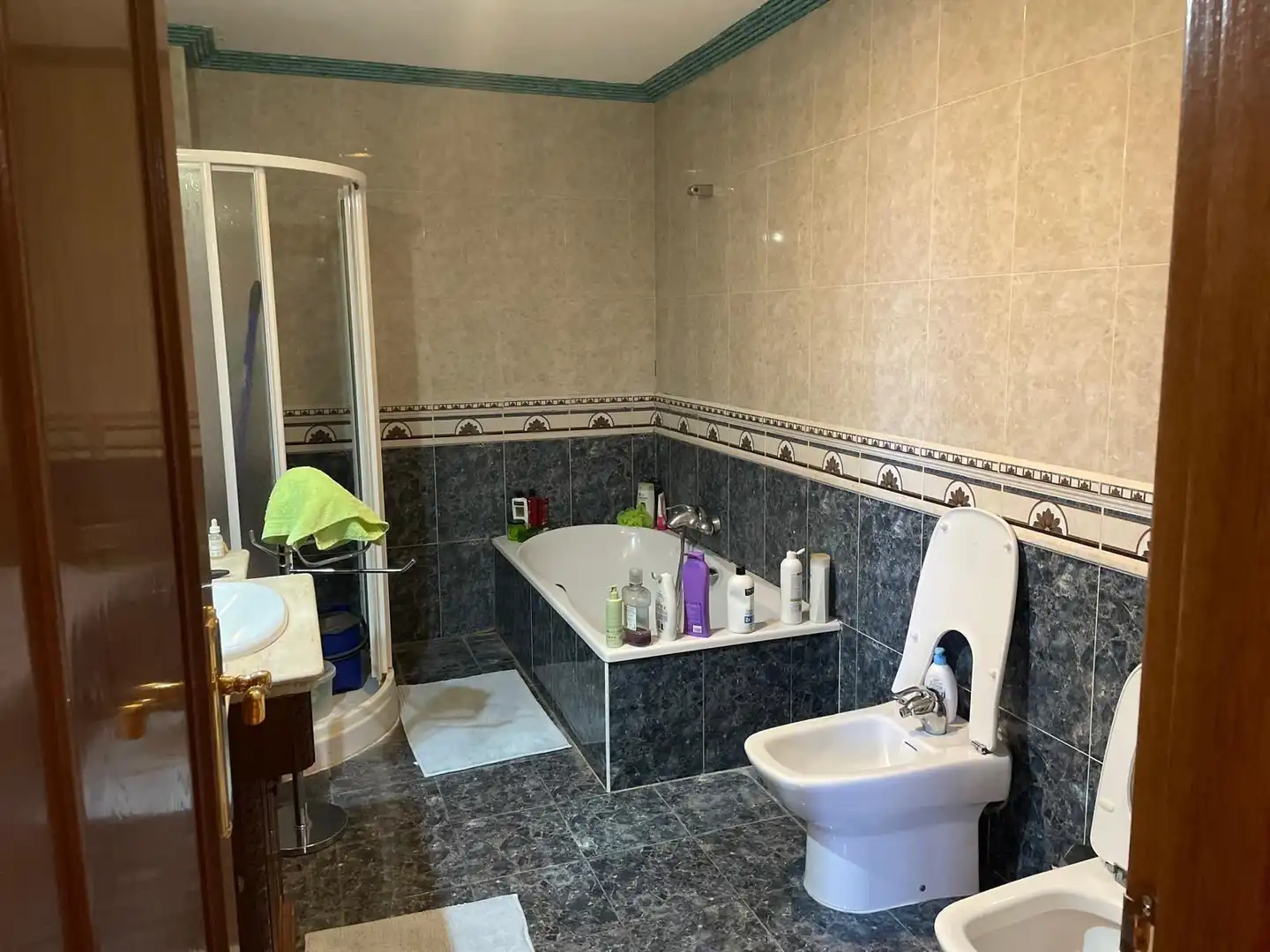 Bathroom of Houses for sale in Chimeneas  with Air Conditioner, Private garden and Terrace