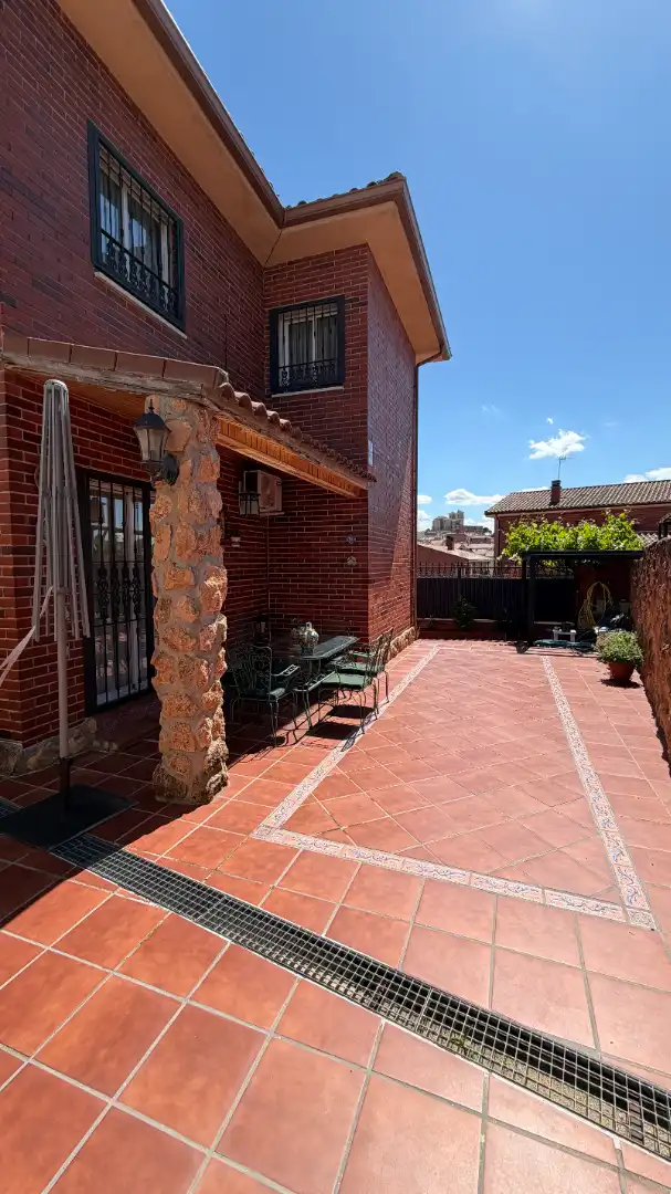 Terraza de Casa o chalet en venta en Campo Real con Aire acondicionado, Calefacción y Jardín privado