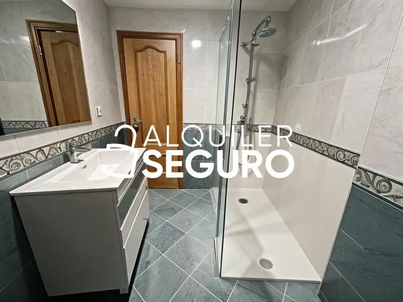 Badezimmer von Wohnung zur Miete in Castellgalí mit Klimaanlage und Möbliert