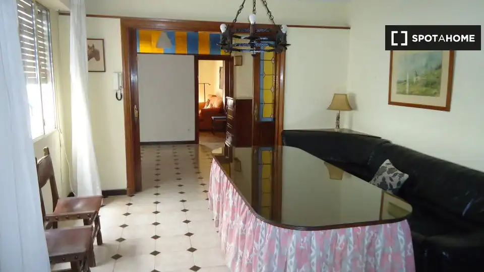 Flat for share in Centro