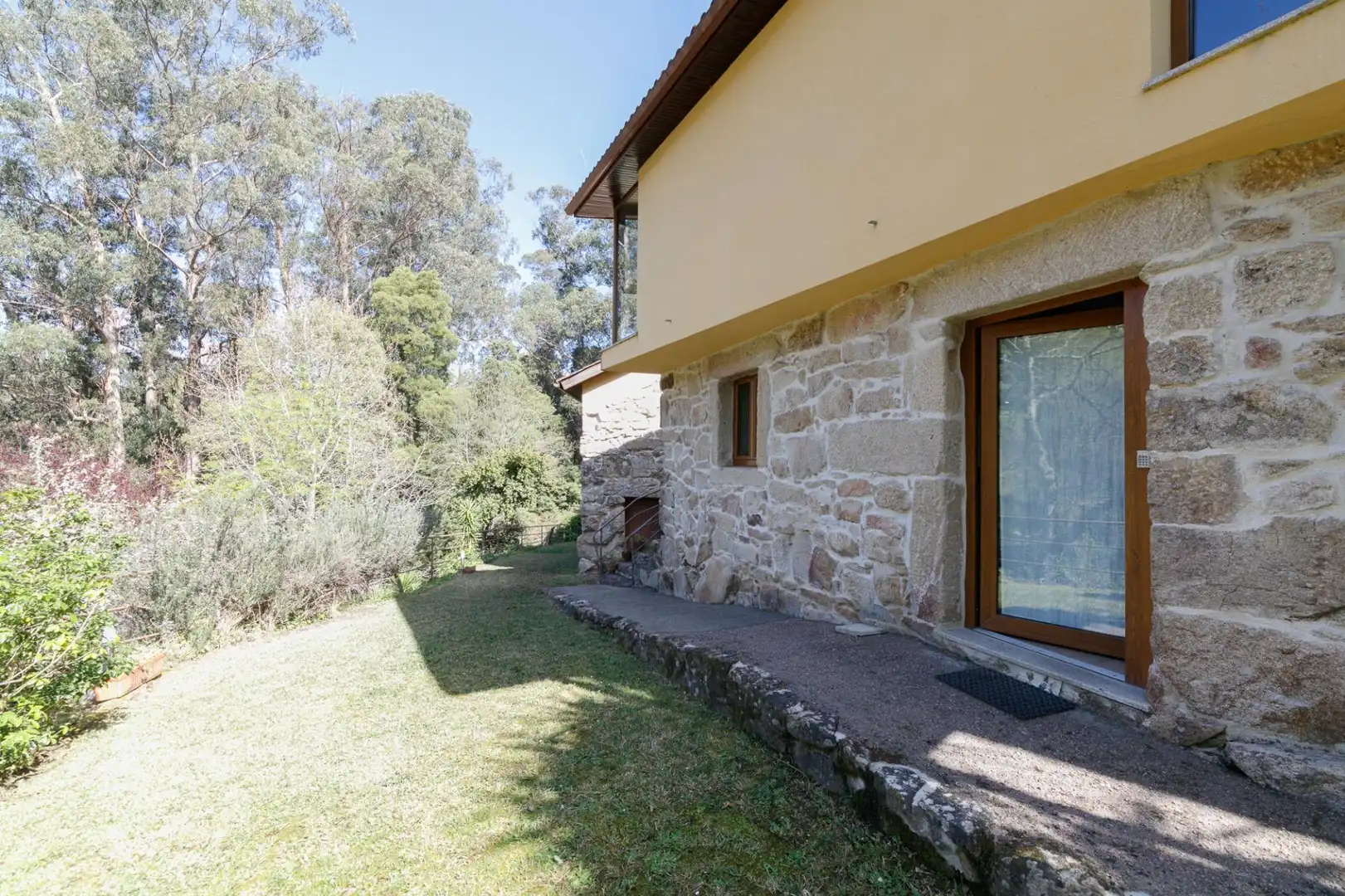Exterior view of Houses for sale in Arbo  with Heating, Private garden and Storage room