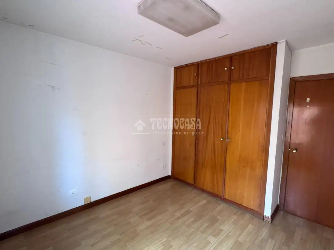 Schlafzimmer von Wohnung zum Verkauf in Valencia de Don Juan mit Heizung, Parkett und Terrasse
