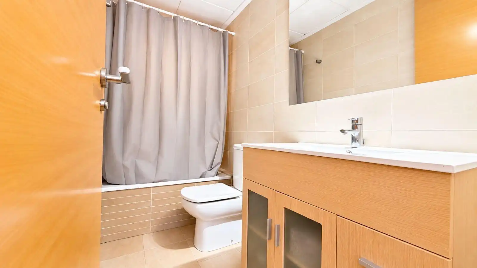 Bathroom of Flat for sale in Elche / Elx  with Air Conditioner, Parquet flooring and Furnished