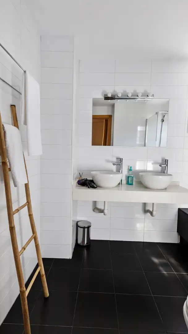 Badezimmer von Dachboden zum Verkauf in Mijas mit Klimaanlage, Heizung und Terrasse