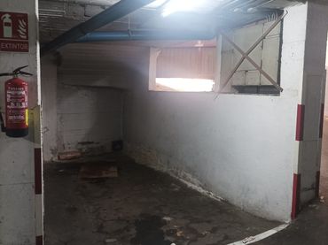 Plaça d'aparcament individual amb ascensor de lloguer a Carrer de Sant Antoni 1