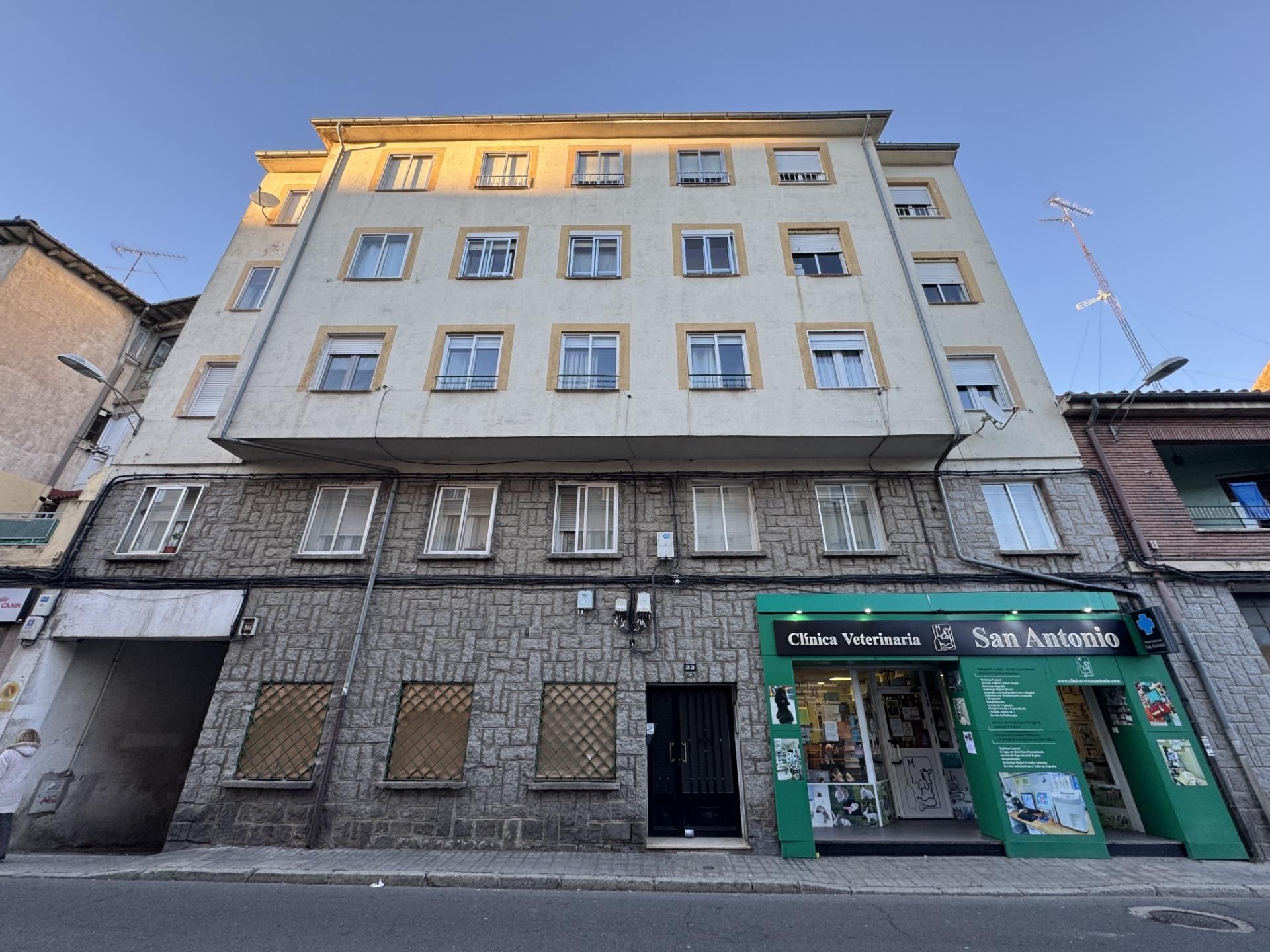 Vista exterior de Pis en venda en Ávila Capital amb Calefacció i Parquet