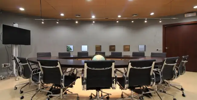 Büro zur Miete in Girona mit Klimaanlage, Heizung und Balkon