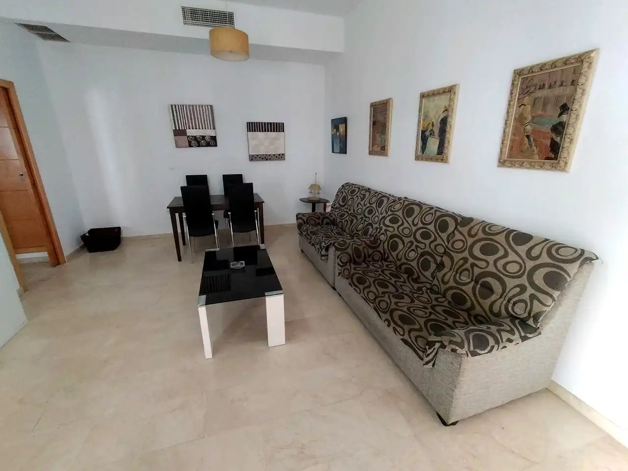 Sala d'estar de Apartament de lloguer en Córdoba amb Aire condicionat i Moblat