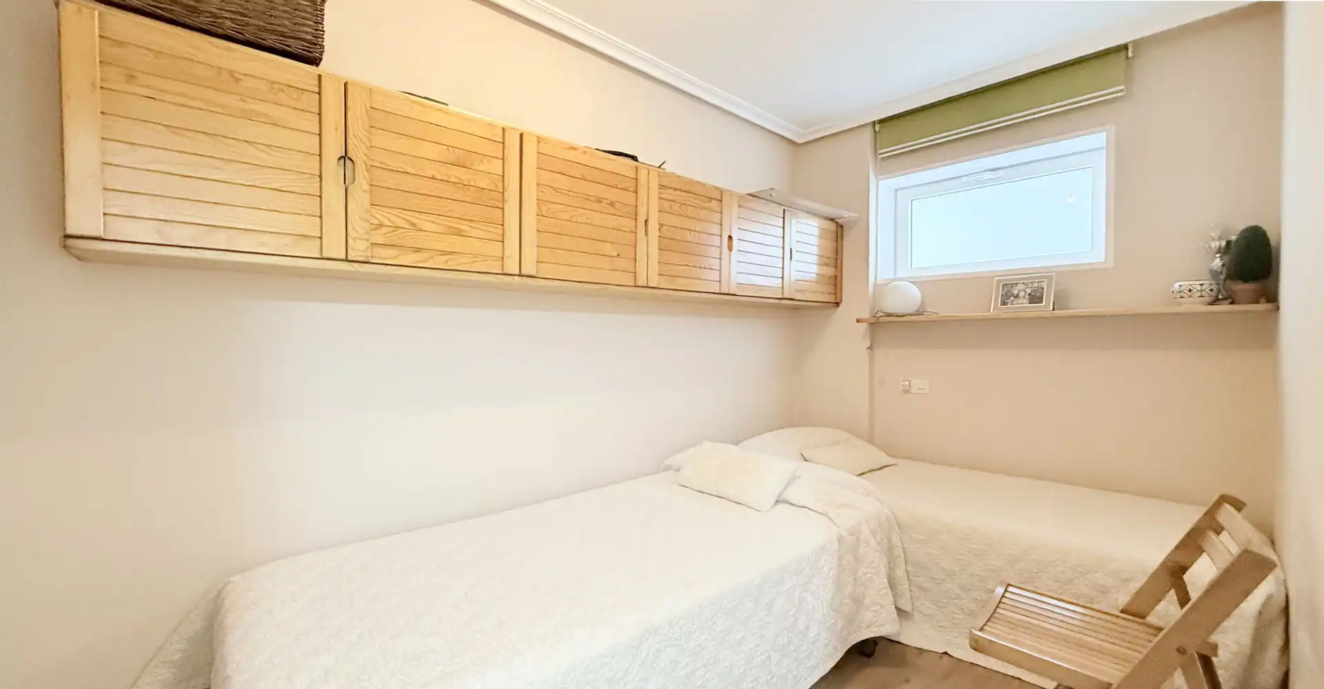 Habitación de Piso en venta en Vigo  con Calefacción, Jardín privado y Amueblado