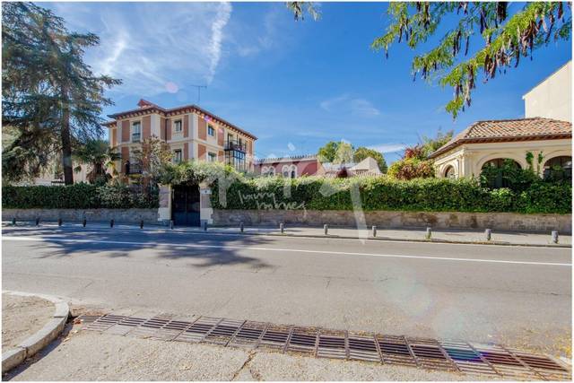 Casa-chalet en Venta en Avenida GUARDIA en El Pardo