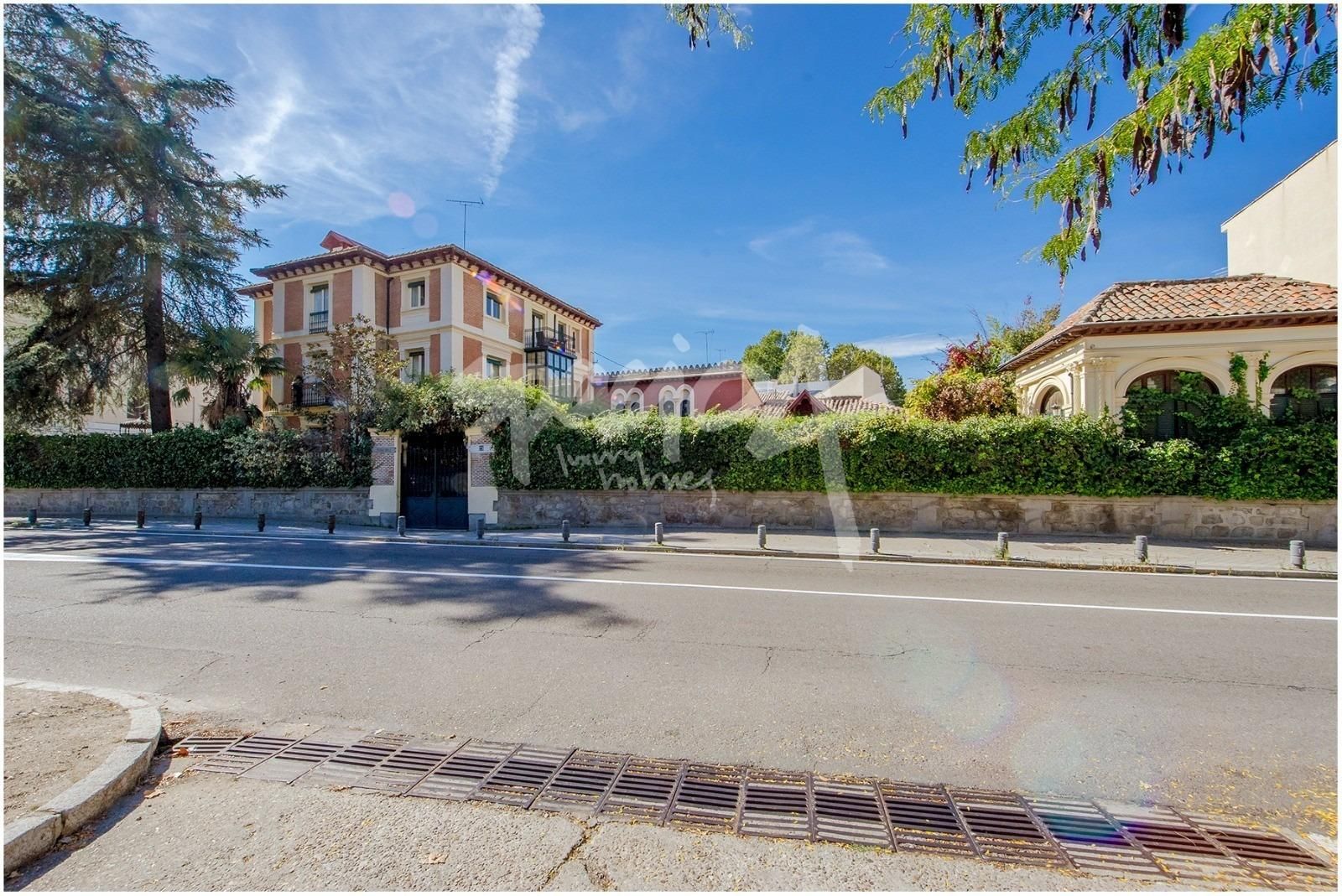 Vista exterior de Casa o chalet en venta en  Madrid Capital con Calefacción, Jardín privado y Terraza