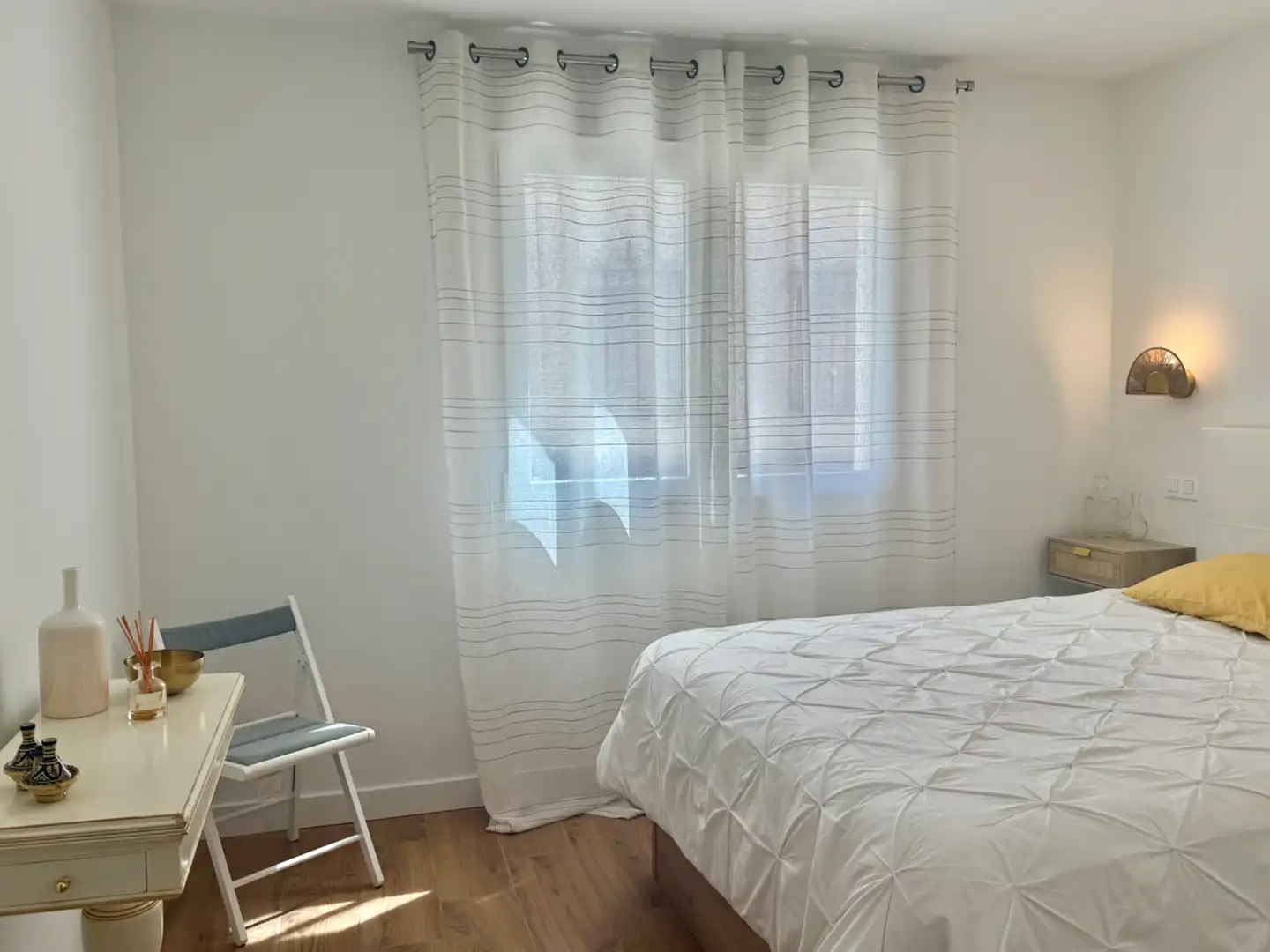 Schlafzimmer von Einfamilien-Reihenhaus zum Verkauf in Las Ventas de Retamosa mit Klimaanlage, Heizung und Terrasse