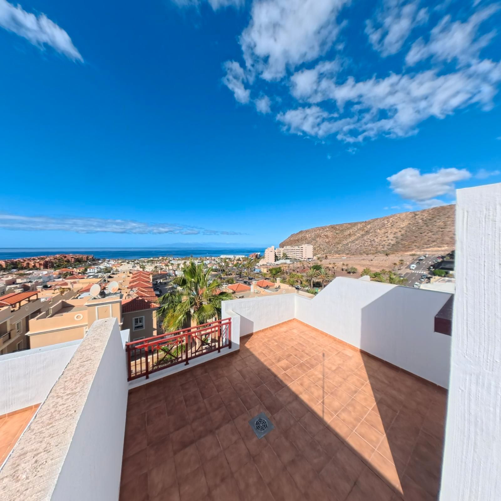 Vista exterior de Àtic en venda en Arona amb Terrassa, Moblat i Forn