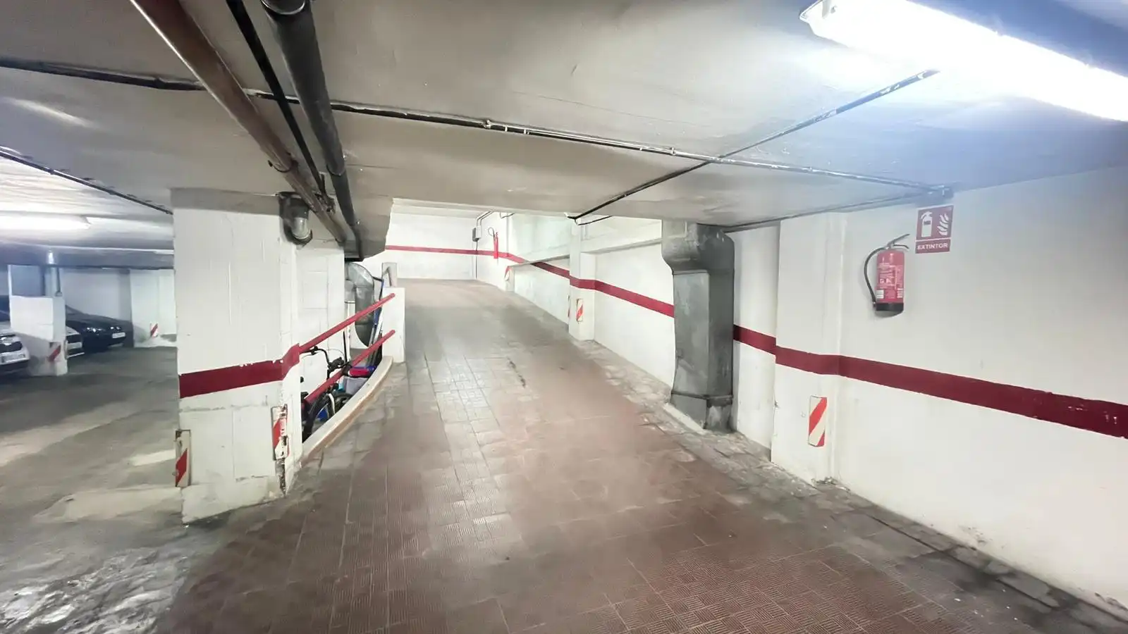 Garatge de lloguer a Calle de Juan Duque, Imperial