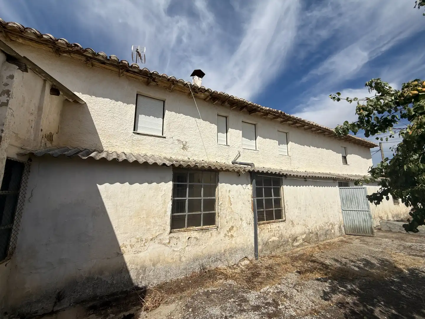 Vista exterior de Casa o xalet en venda en Cervatos de la Cueza amb Traster i Moblat