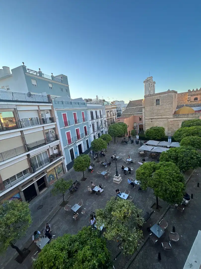 Außenansicht von Wohnung zur Miete in Sevilla mit Klimaanlage, Heizung und Möbliert