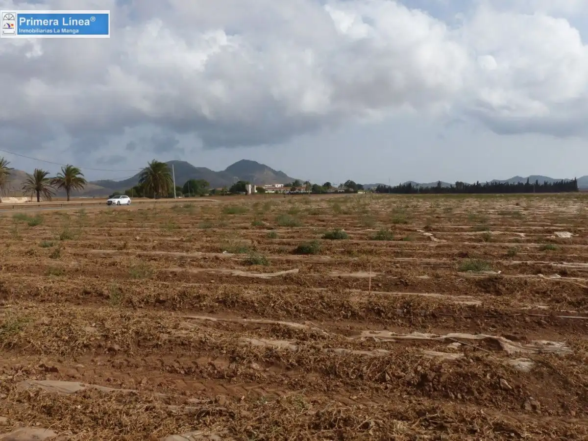 Finca rústica en venda en Cartagena amb Jardí privat