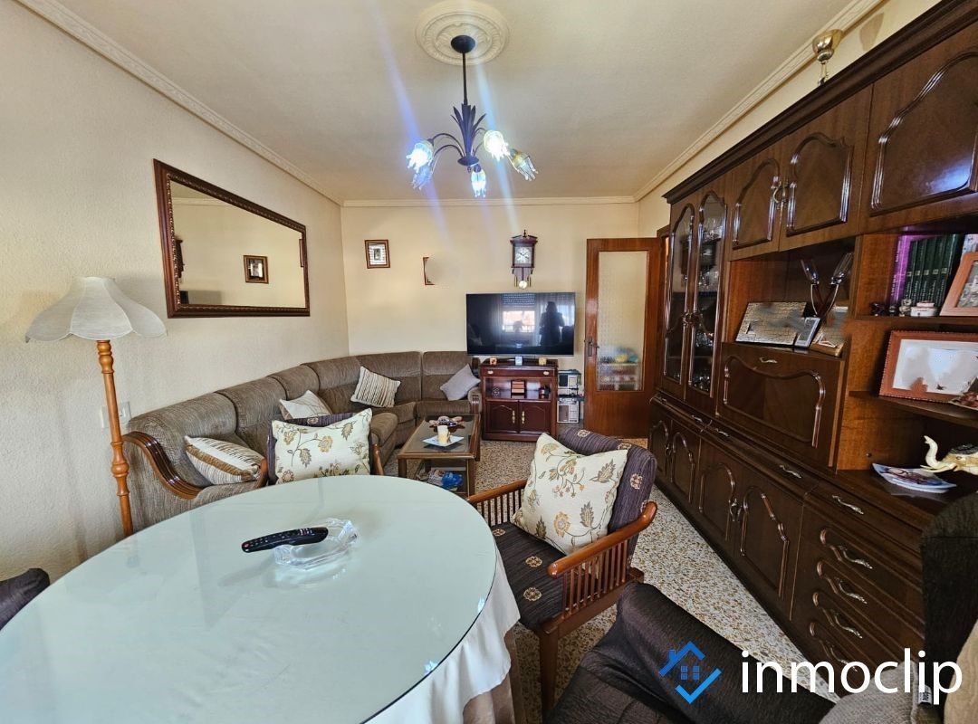 Sala d'estar de Pis en venda en Alba de Tormes amb Calefacció