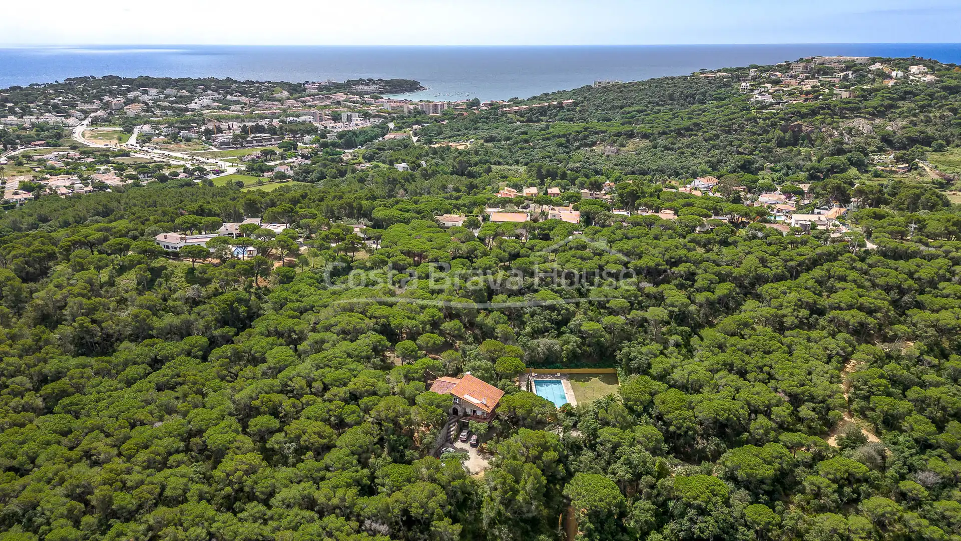 Vista exterior de Finca rústica en venda en Sant Feliu de Guíxols amb Aire condicionat, Calefacció i Jardí privat