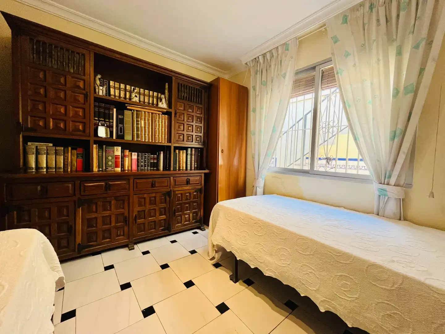 Habitación de Casa o chalet en venta en Fuengirola con Aire acondicionado, Jardín privado y Terraza