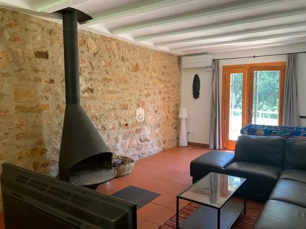 Living room of Country homes for rent in Girona  with Air Conditioner, Heating and Private garden