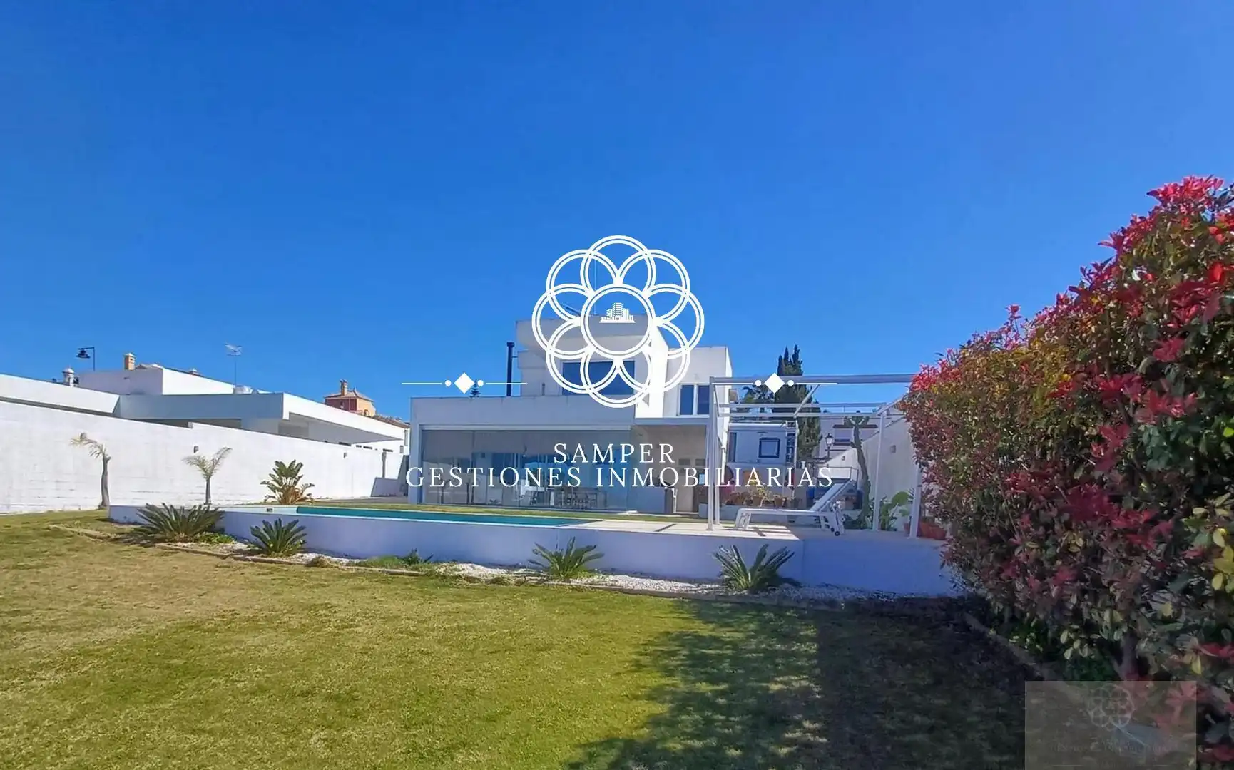 Exterior view of Houses for sale in Sanlúcar de Barrameda  with Swimming Pool