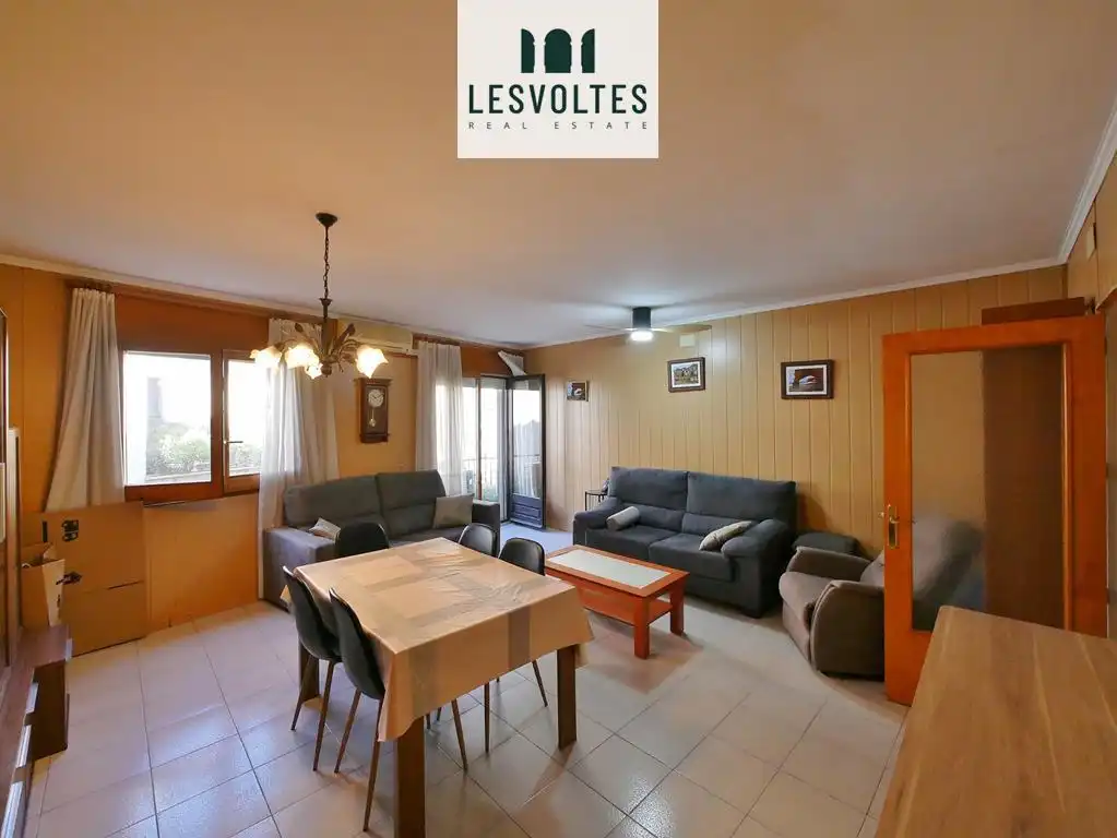 Living room of Flat for sale in Verges  with Air Conditioner, Heating and Terrace