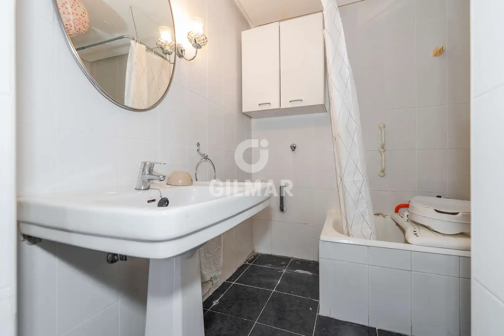 Baño de Apartamento en venta en Madrid con Calefacción