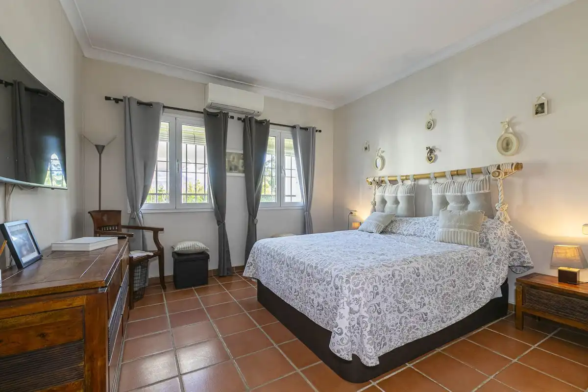 Chalet con piscina en venta en Avenida Pablo Ruiz Picasso, imagen 9