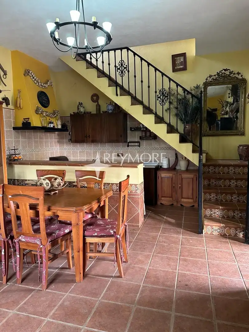 Comedor de Finca rústica en venta en La Puebla de los Infantes con Aire acondicionado, Calefacción y Jardín privado