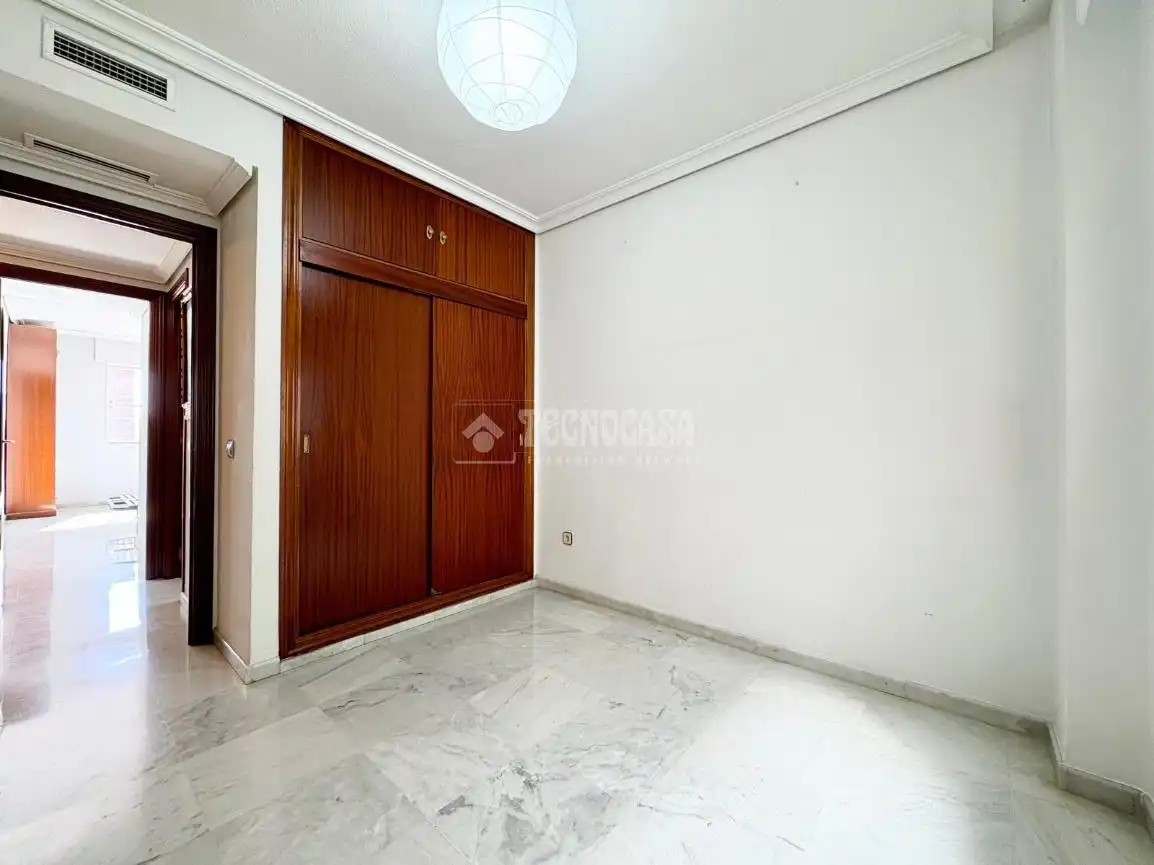 Habitación de Piso en venta en Sevilla con Aire acondicionado, Calefacción y Terraza