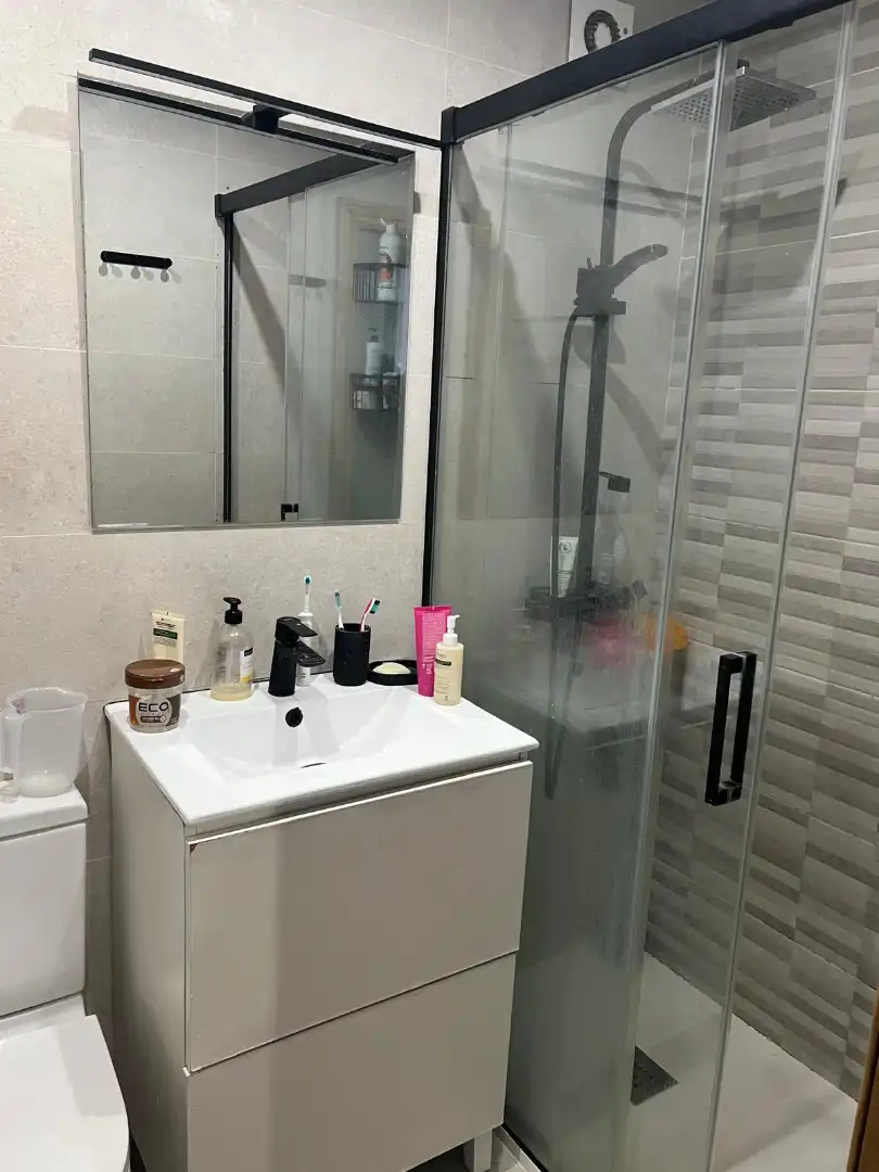 Baño de Piso en venta en Mataró con Amueblado, Horno y Balcón