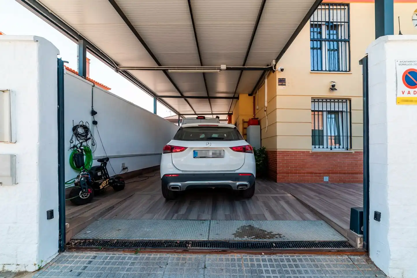 Parking of Detached homes for sale in Bormujos  with Air Conditioner