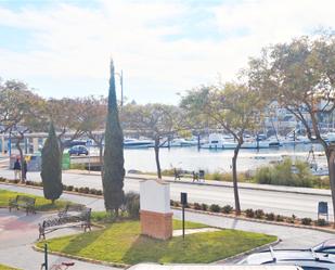 Vista exterior de Casa adosada en venda en Ayamonte amb Aire condicionat i Balcó