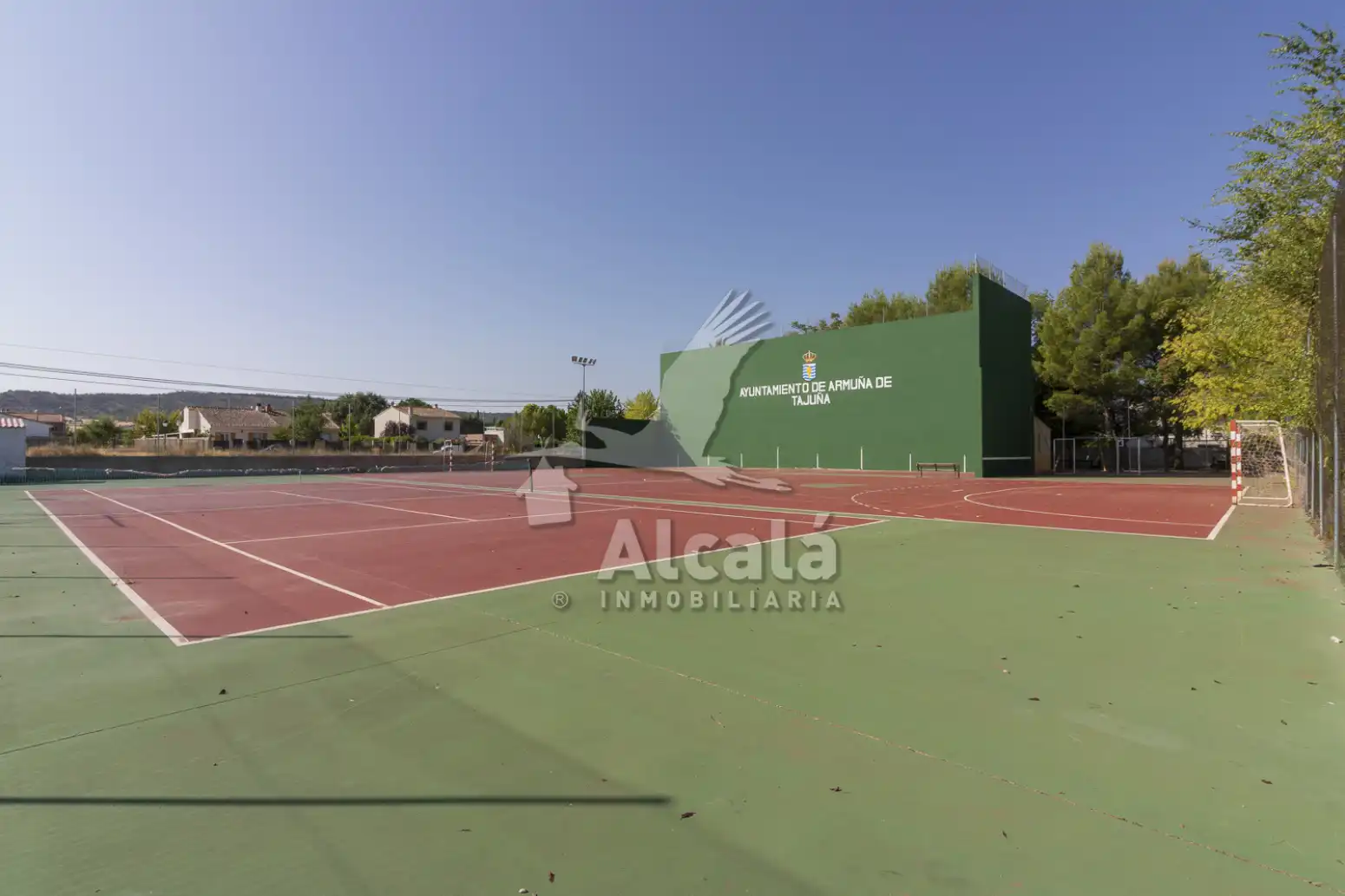 Vista exterior de Casa o chalet en venta en Armuña de Tajuña con Jardín privado, Trastero y Balcón