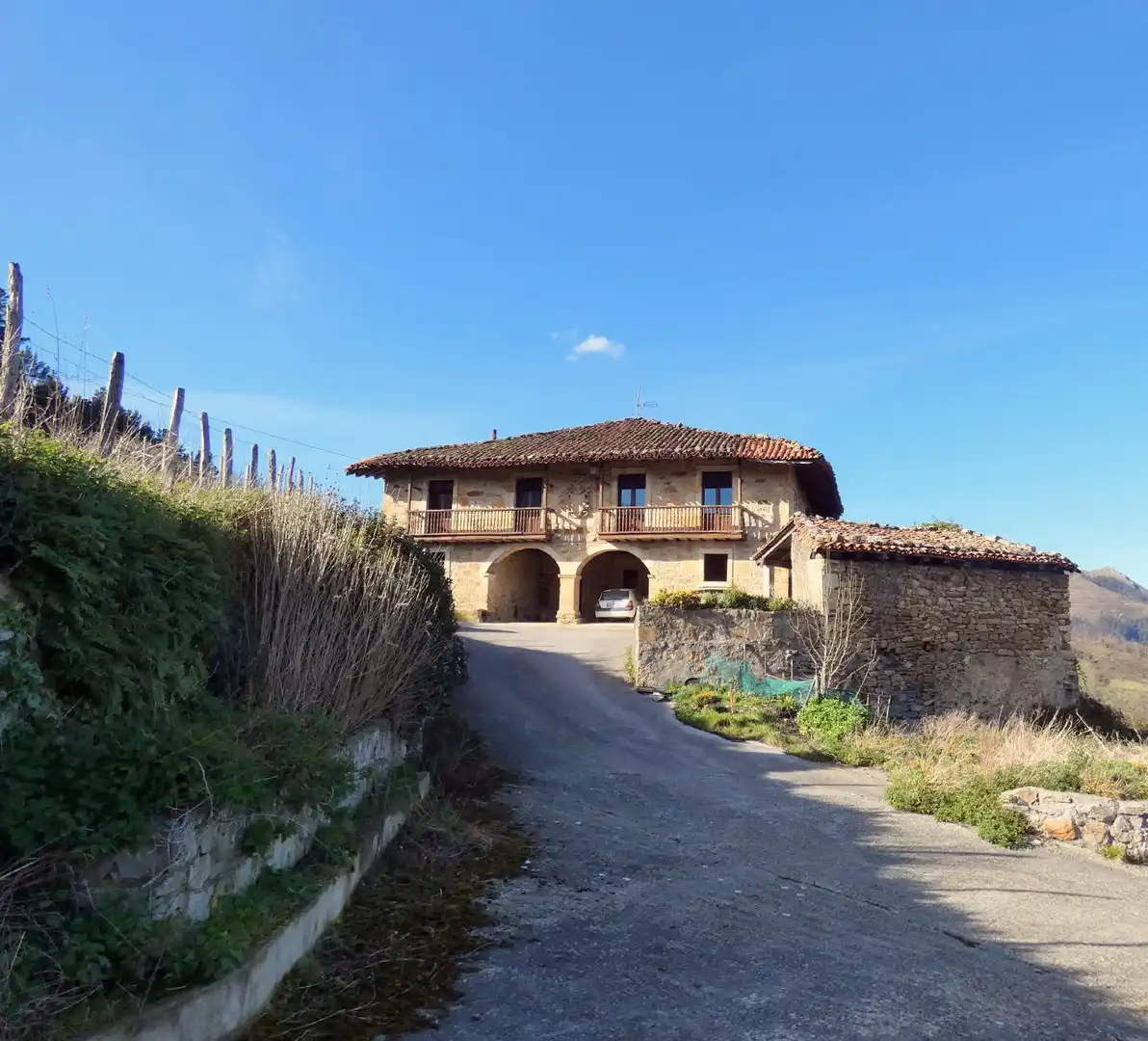 Vista exterior de Finca rústica en venta en Aramaio con Calefacción, Amueblado y Balcón