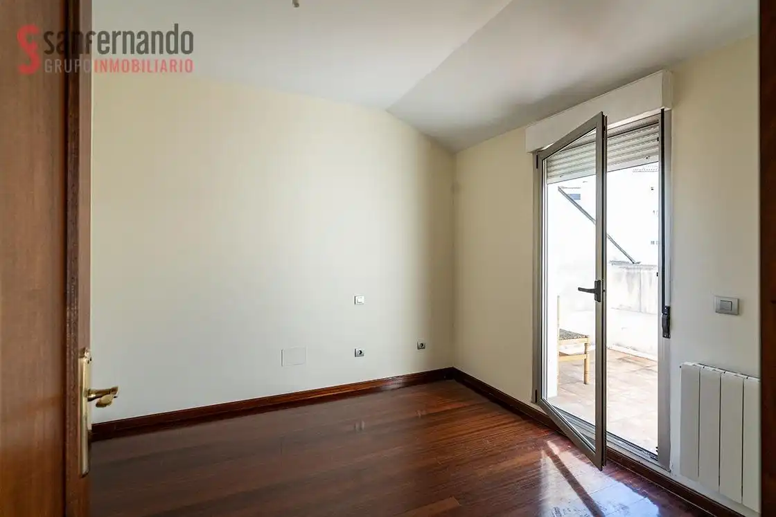 Schlafzimmer von Wohnung zum Verkauf in Torrelavega  mit Terrasse und Balkon