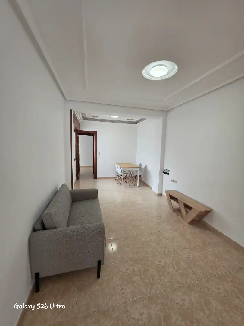 Sala d'estar de Pis de lloguer en La Unión amb Moblat, Forn i Rentadora