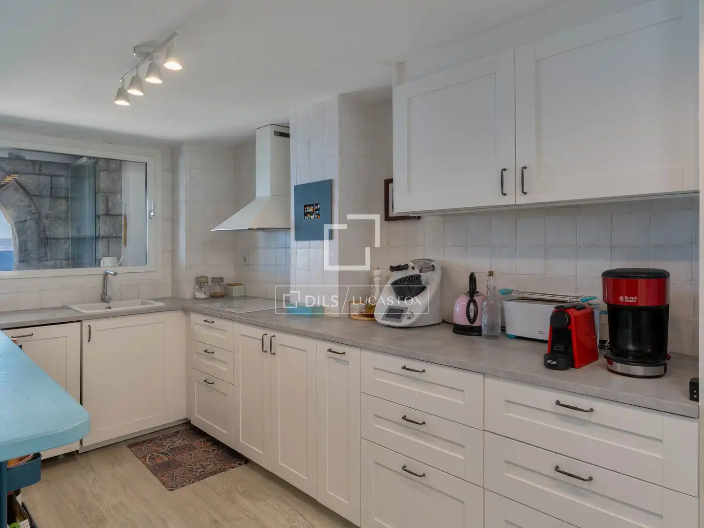 Cocina de Piso en venta en L'Escala con Calefacción, Terraza y Trastero