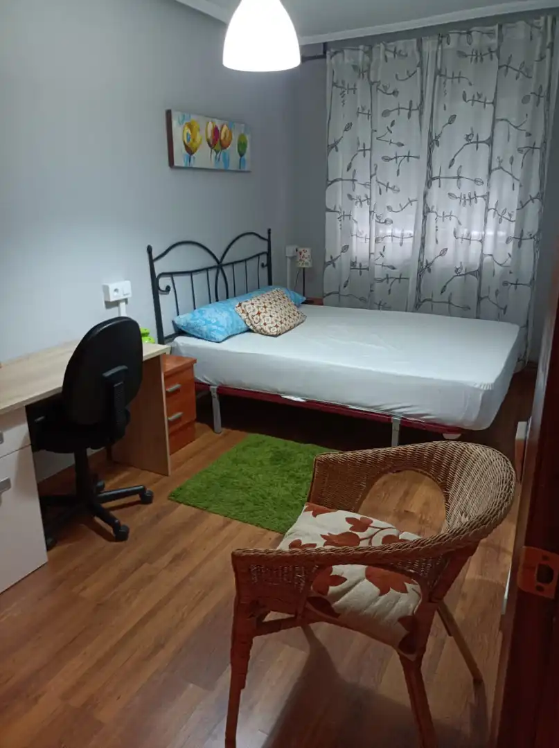 Bedroom of Flat for rent in Oviedo   with Heating, Furnished and Oven