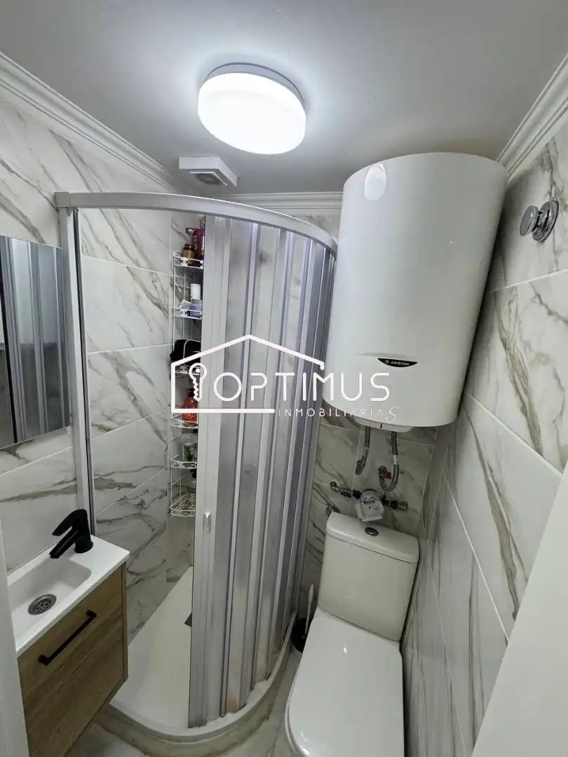 Baño de Apartamento en venta en Xirivella con Aire acondicionado, Amueblado y Horno