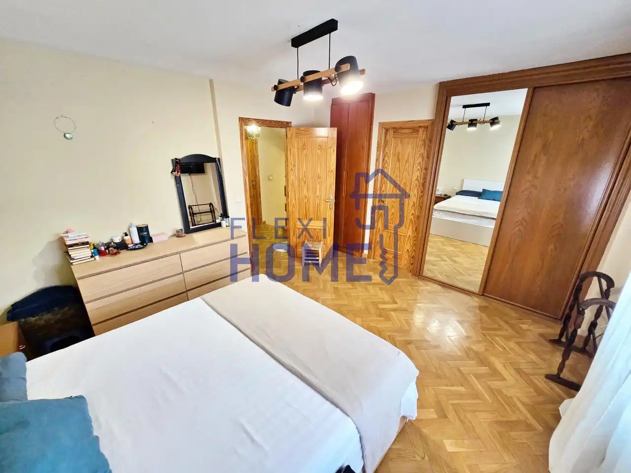 Dormitori de Casa adosada en venda en Azuqueca de Henares amb Calefacció, Jardí privat i Terrassa