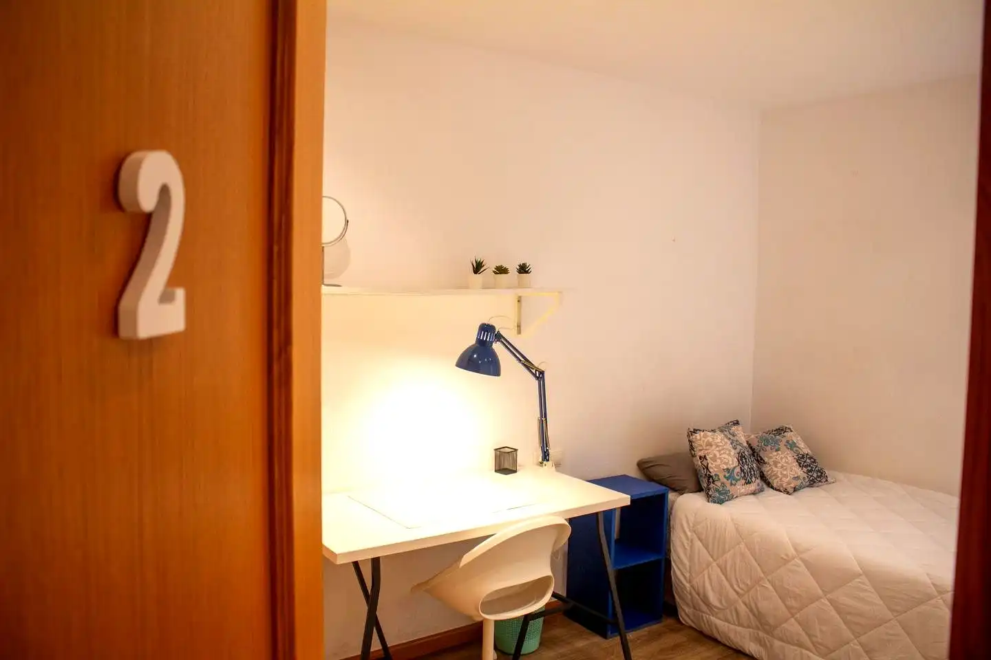 Dormitori de Apartament de lloguer en Valencia amb Aire condicionat, Moblat i Balcó