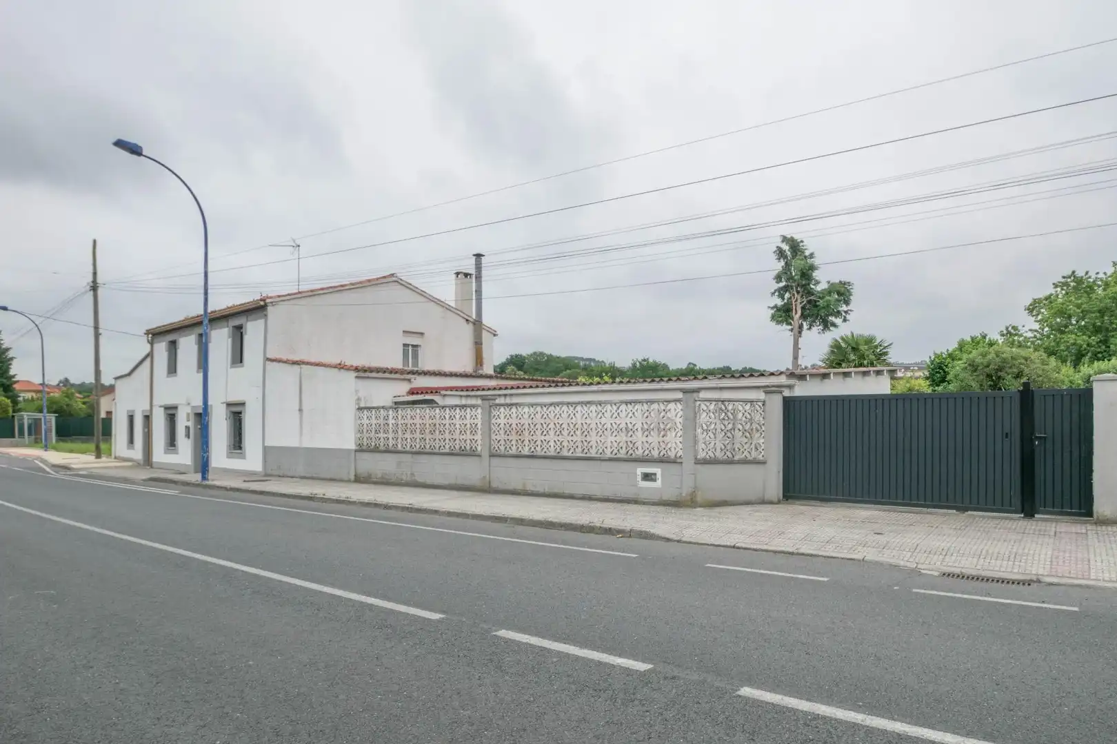 Vista exterior de Casa o chalet en venta en Culleredo con Calefacción, Jardín privado y Parquet