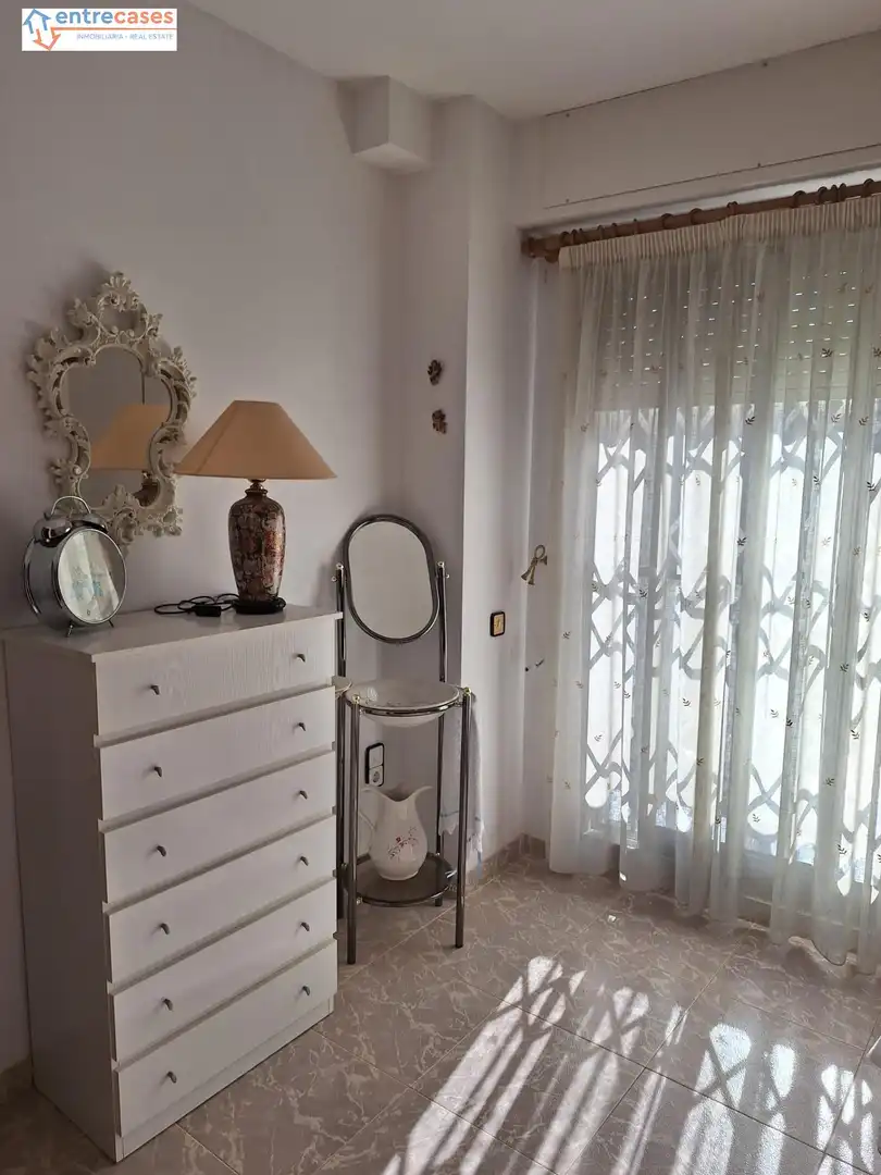 Habitación de Planta baja en venta en Gilet con Amueblado y Balcón