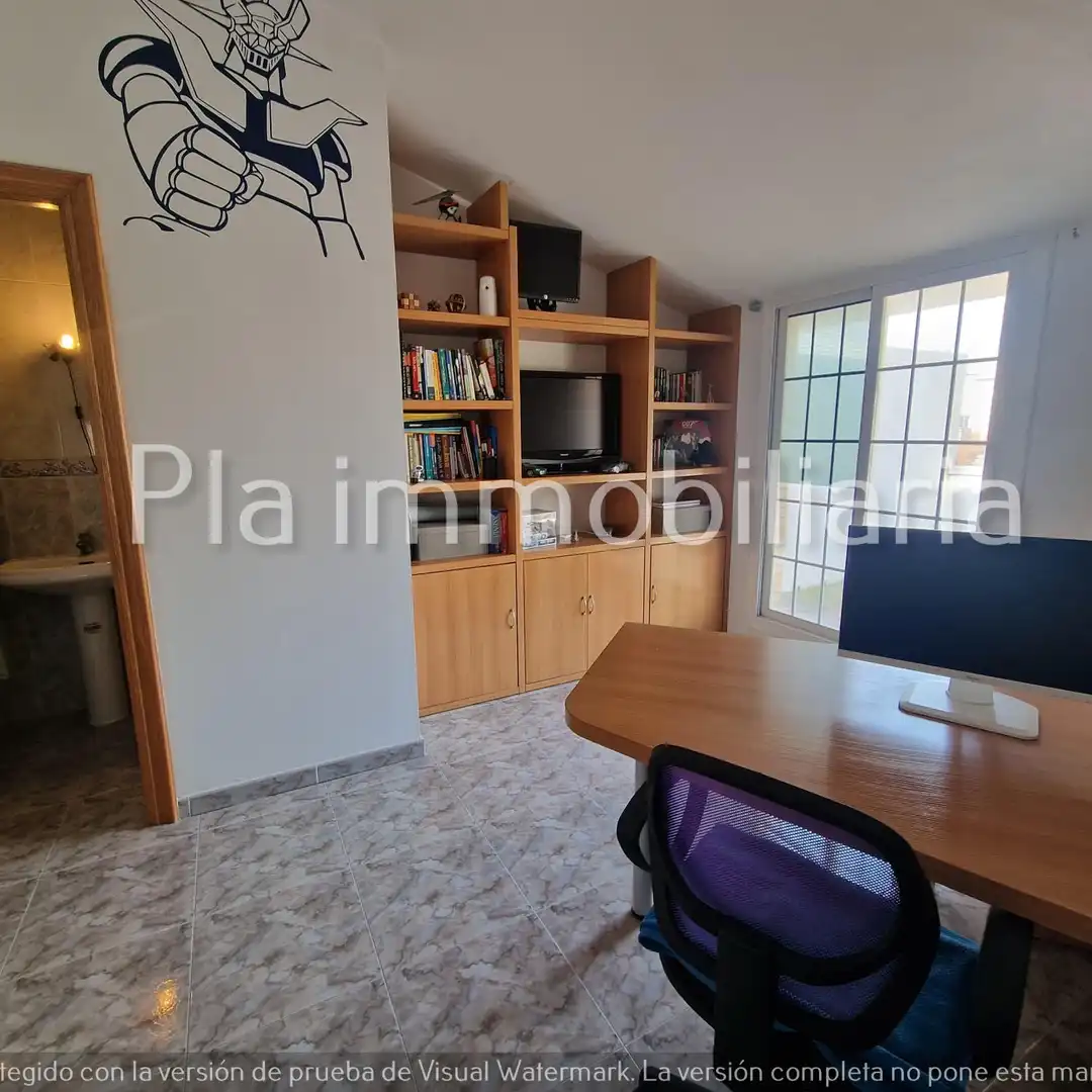 Sala de estar de Dúplex en venta en Sant Boi de Llobregat con Terraza, Amueblado y Horno