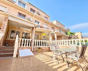 Jardí de Casa o xalet de lloguer en Orihuela amb Aire condicionat, Terrassa i Piscina