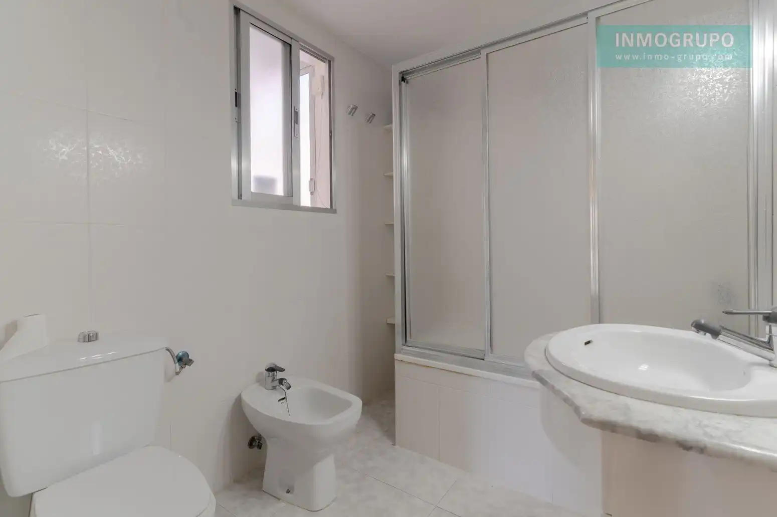 Bany de Pis en venda en Benicasim / Benicàssim amb Terrassa i Piscina comunitària